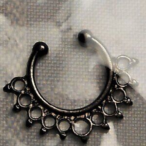 No17 - Fake 10mm Septum Ring - new, repackaged, gunmetal color
